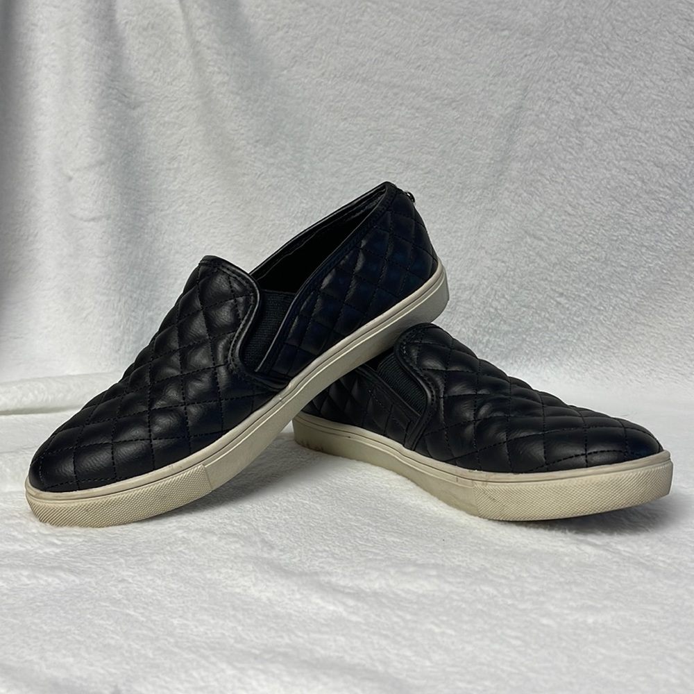 Steve Madden slip on